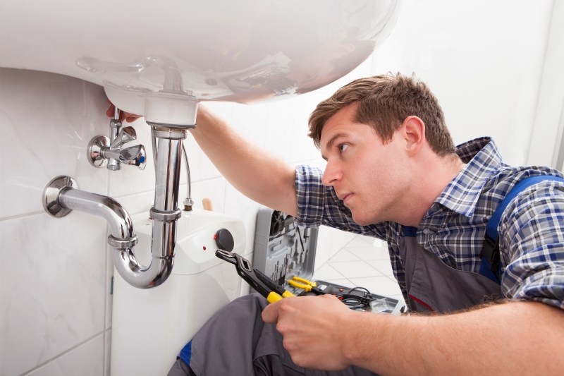 24/7 emergency plumber in Feltham